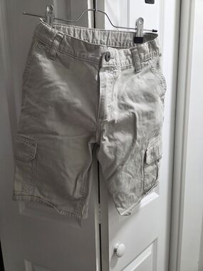 Boy's Cargo Shorts in Light Beige - Casual Utility Style